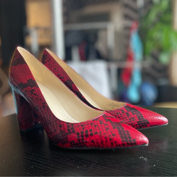 Marc Fisher Red Snakeskin Viviene Block Heel Pumps - Picture 6 of 16